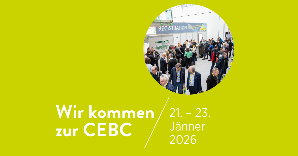Gruppe von Teilnehmenden am Registrierungsbereich bei der CEBC-Veranstaltung; Datum 21.–23. Jänner 2026.